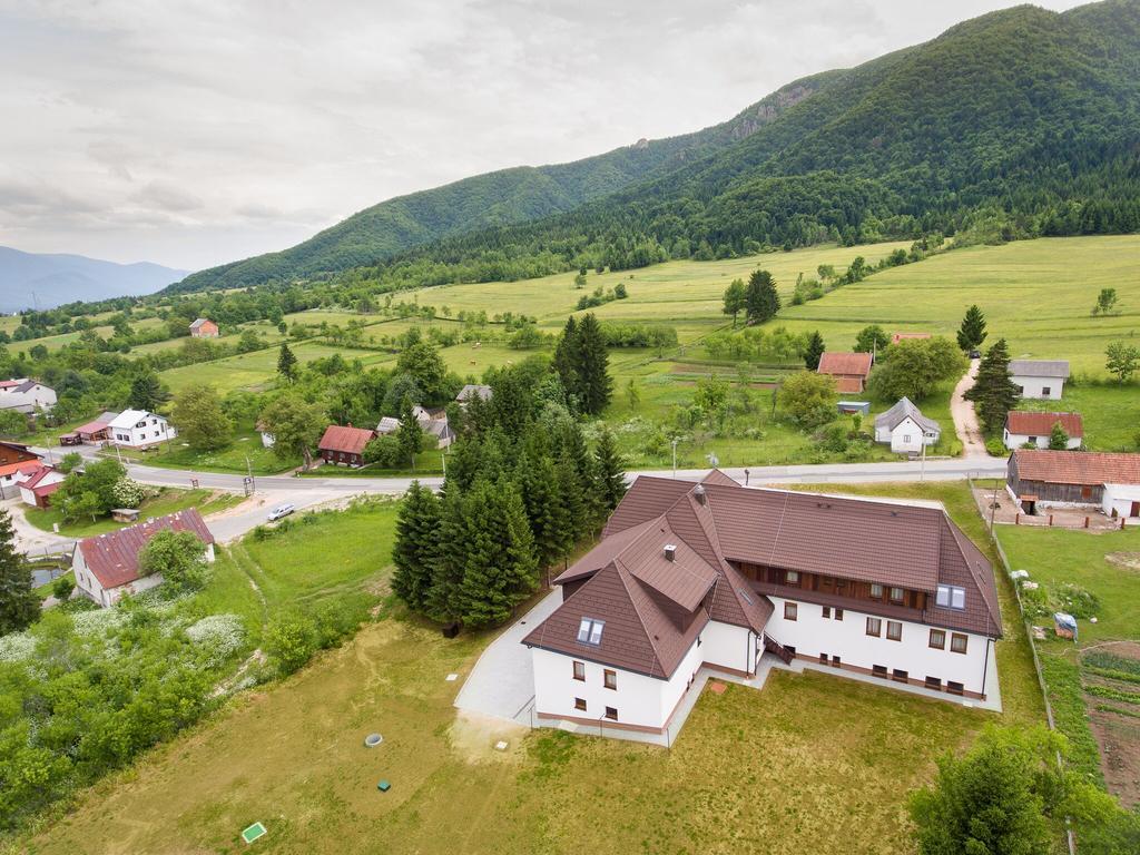 B&B Villa Angy Korenica Exterior photo